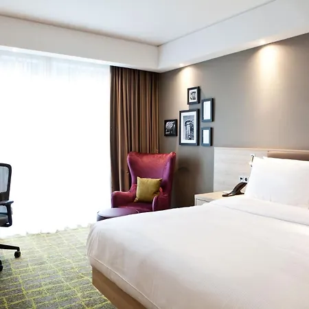 Hotel Hampton By Hilton Phoenix 3*