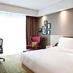 Szálloda Hampton By Hilton Phoenix 3*