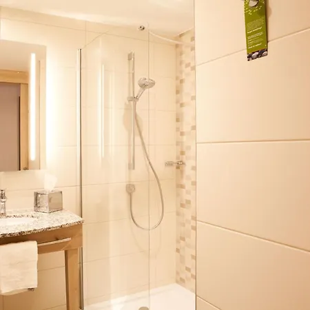 Отель Hampton By Hilton Phoenix 3*