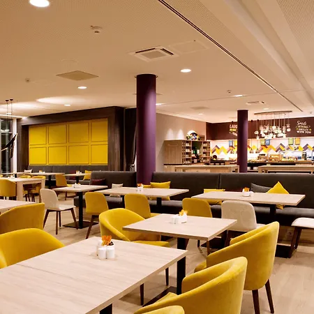 Hampton By Hilton Phoenix Hotel