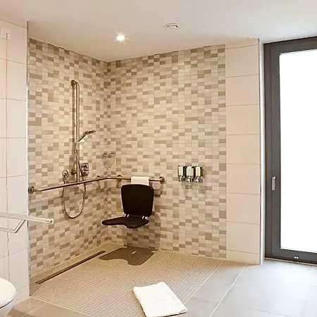 Hampton By Hilton Phoenix Hotel 3*