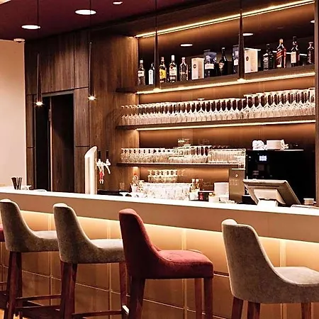 Hampton By Hilton Phoenix 3*
