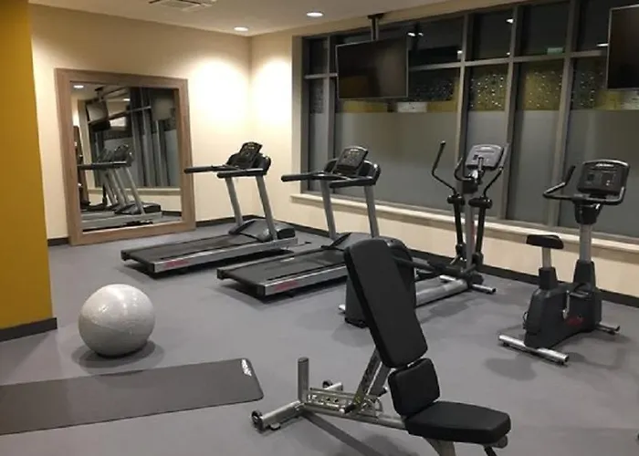 Hampton By Hilton Phoenix Hotel 3*